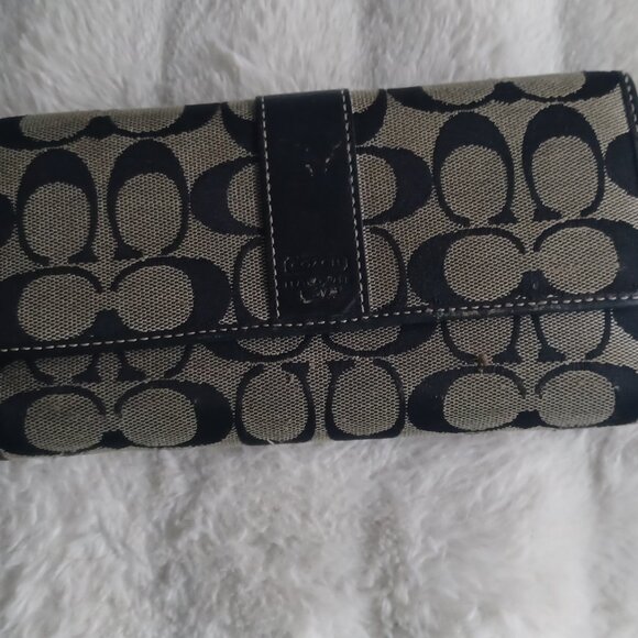 Coach wallet - Picture 1 of 3